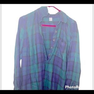 Old Navy Women plaid blue and green old navy shirt